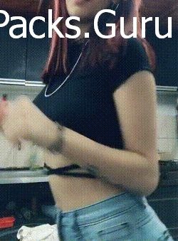 morrita desnudandose 13